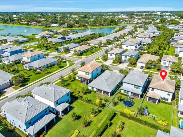 2434 Primrose Pl, Oakland Park FL 33309