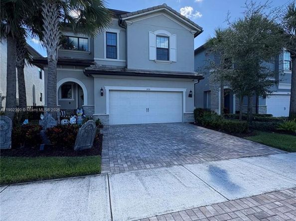 2434 Primrose Pl, Oakland Park FL 33309