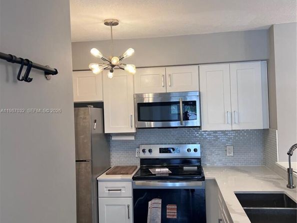 Undisclosed Address #A11987032, Hollywood FL 33021