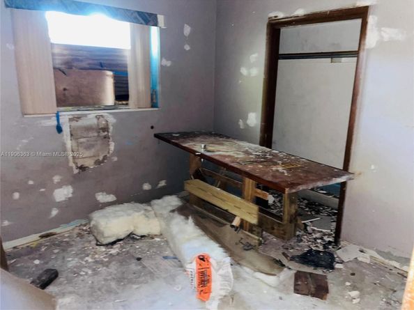 1590 NE 153rd Ter, North Miami Beach FL 33162