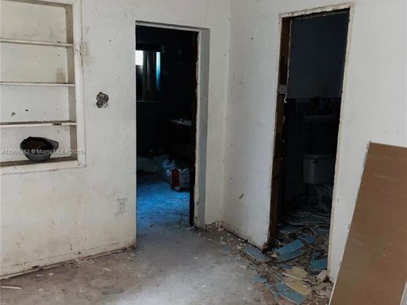 1590 NE 153rd Ter, North Miami Beach FL 33162