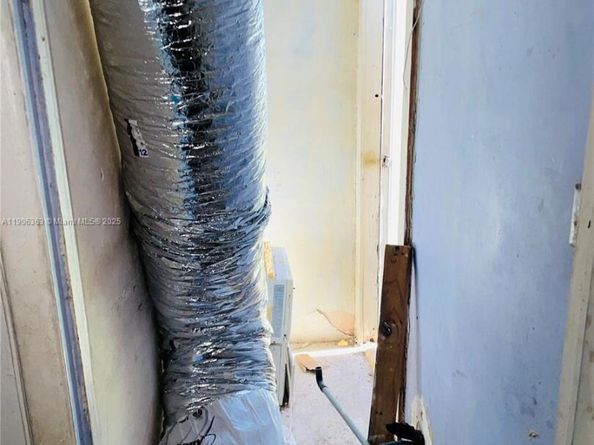 1590 NE 153rd Ter, North Miami Beach FL 33162