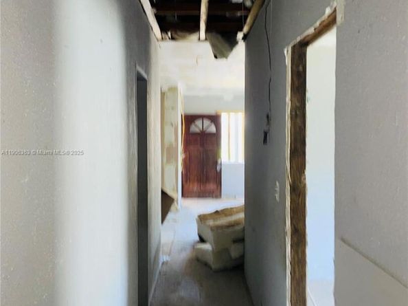 1590 NE 153rd Ter, North Miami Beach FL 33162