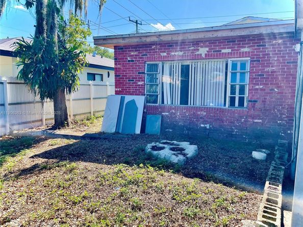 1590 NE 153rd Ter, North Miami Beach FL 33162