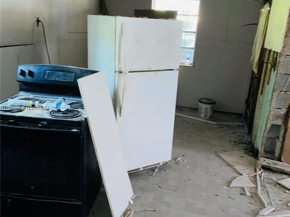 1590 NE 153rd Ter, North Miami Beach FL 33162