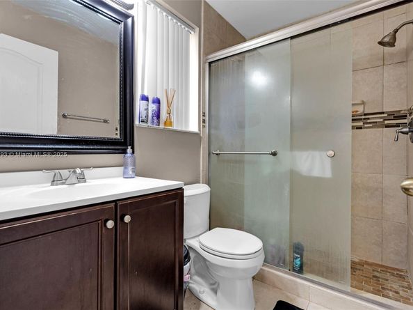 810 NE 212th Ter 2, Miami FL 33179