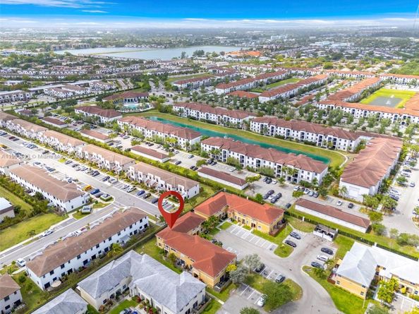 810 NE 212th Ter 2, Miami FL 33179