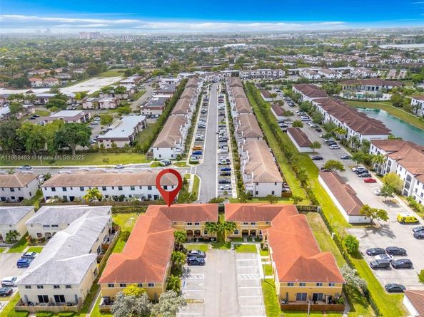 810 NE 212th Ter 2, Miami FL 33179