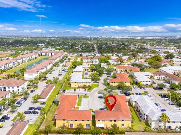 810 NE 212th Ter 2, Miami FL 33179