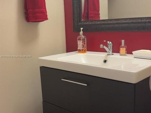 19 Matador Ln 622, Davie FL 33324