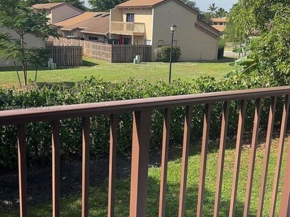 19 Matador Ln 622, Davie FL 33324