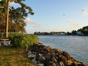 2101 Marina Isle Way 104, Jupiter FL 33477