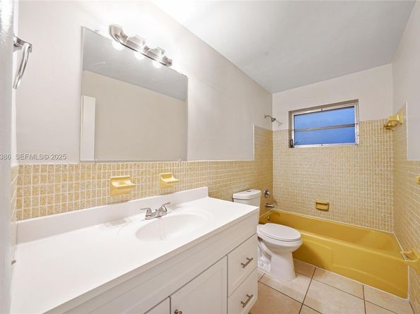 7315 Allen Dr, Hollywood FL 33024