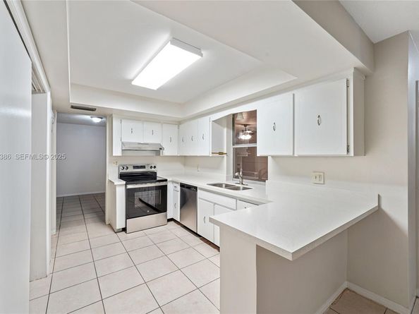 7315 Allen Dr, Hollywood FL 33024