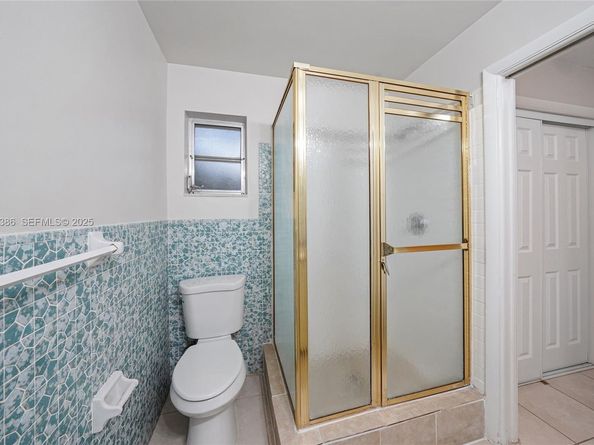 7315 Allen Dr, Hollywood FL 33024