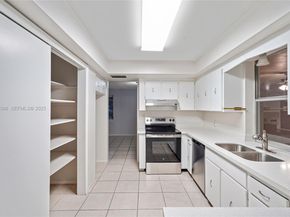 7315 Allen Dr, Hollywood FL 33024