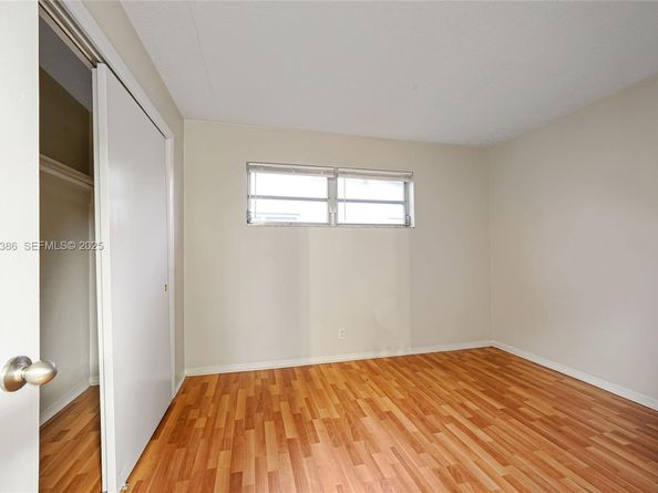 7315 Allen Dr, Hollywood FL 33024