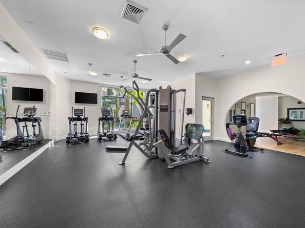 1830 Radius Dr 903, Hollywood FL 33020