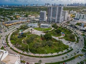 1830 Radius Dr 903, Hollywood FL 33020