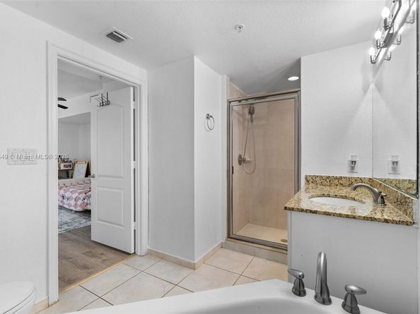 1830 Radius Dr 903, Hollywood FL 33020