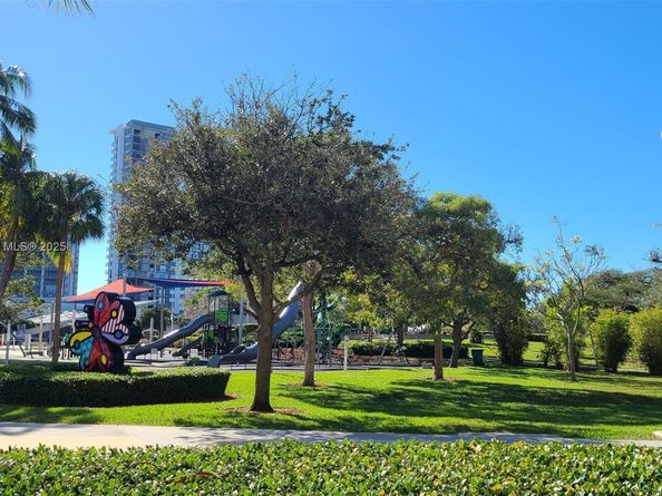 1830 Radius Dr 903, Hollywood FL 33020