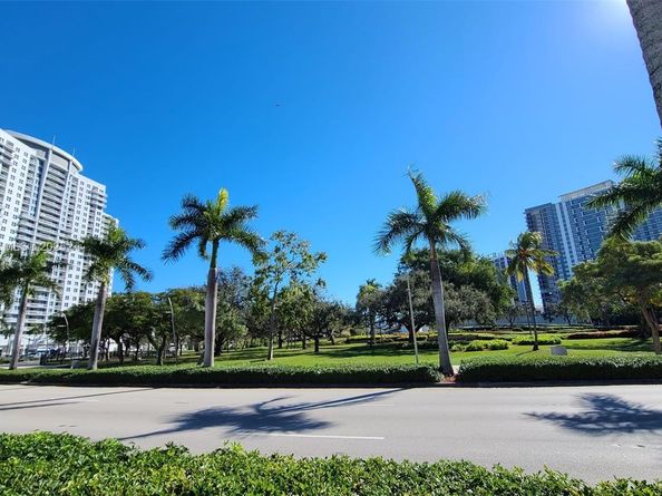 1830 Radius Dr 903, Hollywood FL 33020