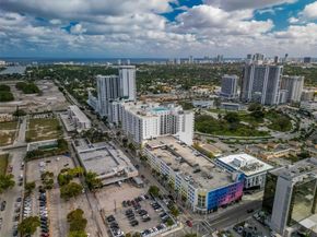 1830 Radius Dr 903, Hollywood FL 33020