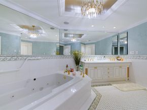 2800 Island Blvd PH05, Aventura FL 33160