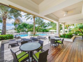 2800 Island Blvd PH05, Aventura FL 33160