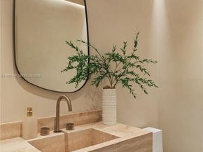 4430 Royal Palm Ave, Miami Beach FL 33140