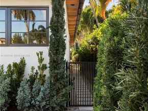 4430 Royal Palm Ave, Miami Beach FL 33140