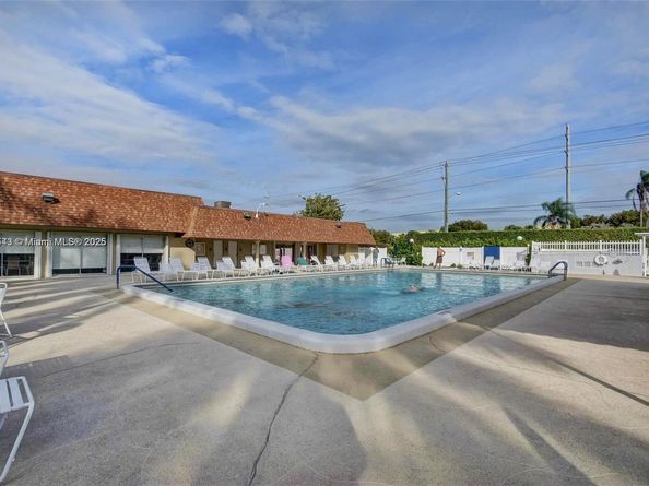 1361 NW 19th Ter 203, Delray Beach FL 33445