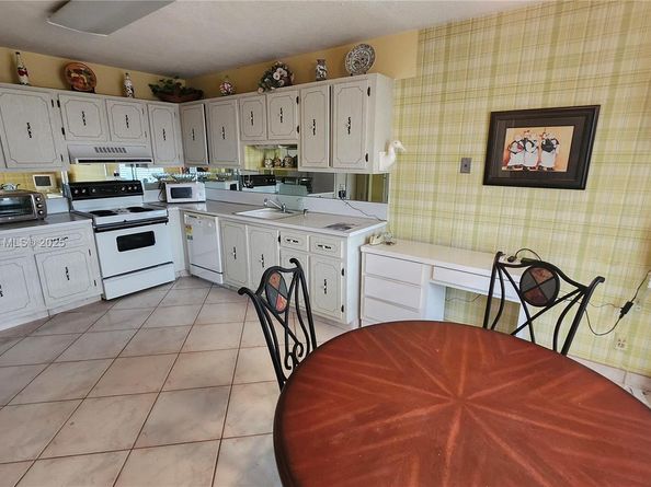 1361 NW 19th Ter 203, Delray Beach FL 33445