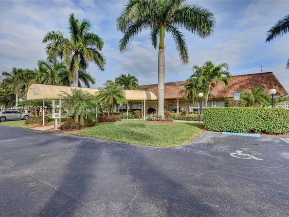 1361 NW 19th Ter 203, Delray Beach FL 33445