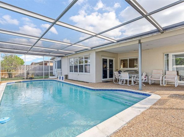 7601 Embassy Blvd, Miramar FL 33023