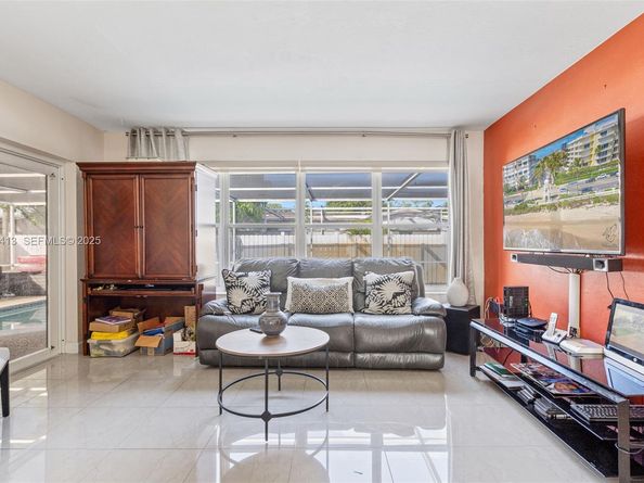 7601 Embassy Blvd, Miramar FL 33023