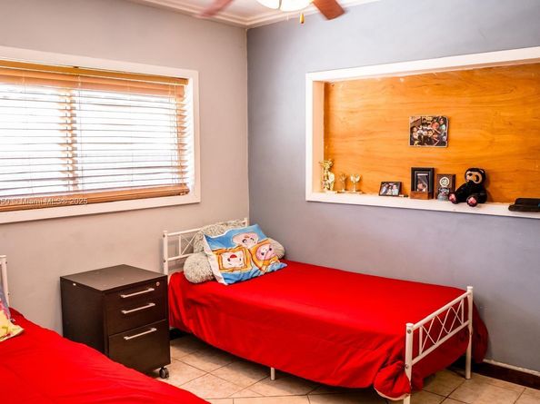 1004 NE 151st Ter, North Miami Beach FL 33162