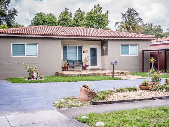 1004 NE 151st Ter, North Miami Beach FL 33162