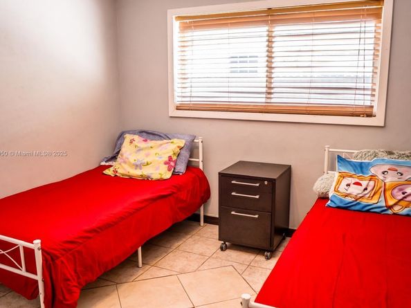 1004 NE 151st Ter, North Miami Beach FL 33162