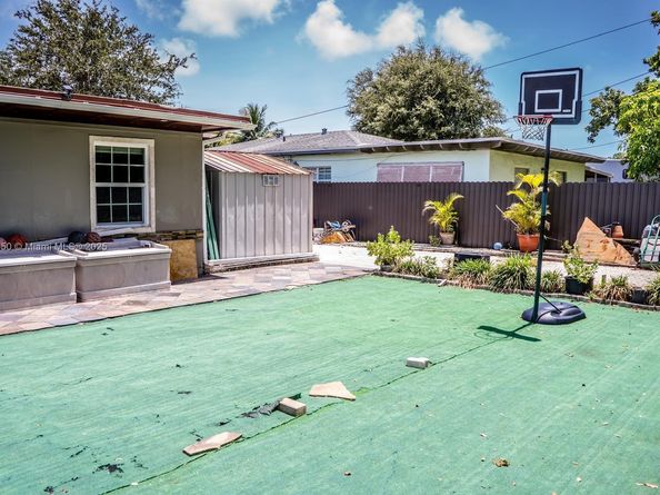 1004 NE 151st Ter, North Miami Beach FL 33162