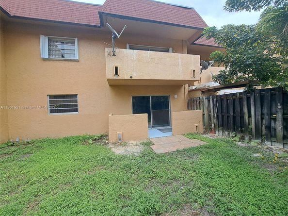 9954 SW 88th St 2122, Miami FL 33176