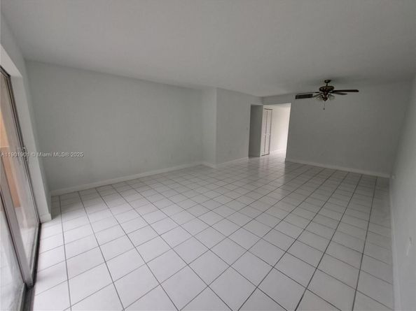 9954 SW 88th St 2122, Miami FL 33176