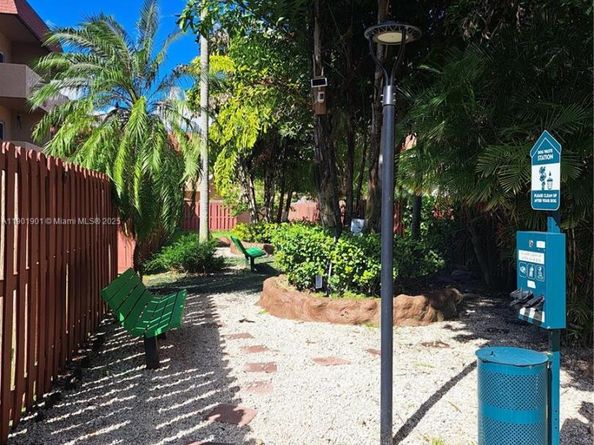 9954 SW 88th St 2122, Miami FL 33176