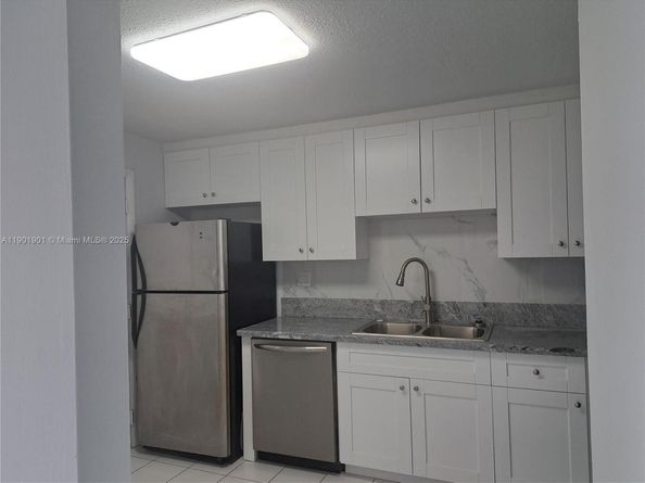 9954 SW 88th St 2122, Miami FL 33176