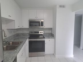 9954 SW 88th St 2122, Miami FL 33176