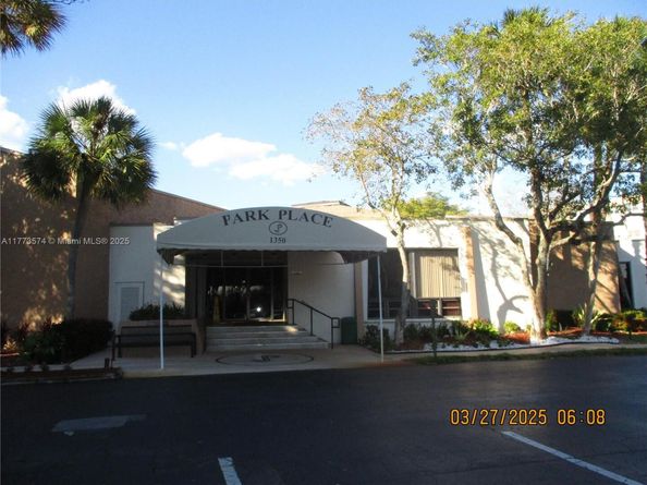 1300 Saint Charles Pl PH6, Pembroke Pines FL 33026