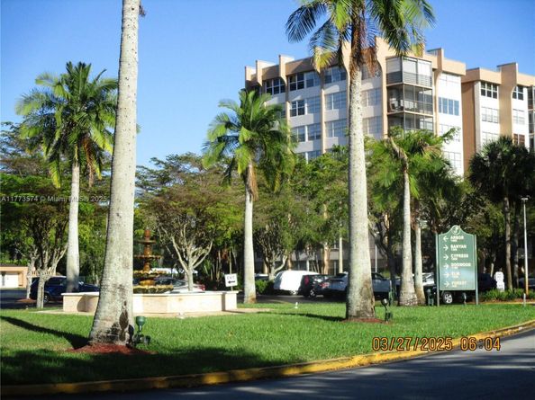 1300 Saint Charles Pl PH6, Pembroke Pines FL 33026