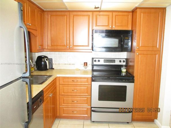 1300 Saint Charles Pl PH6, Pembroke Pines FL 33026