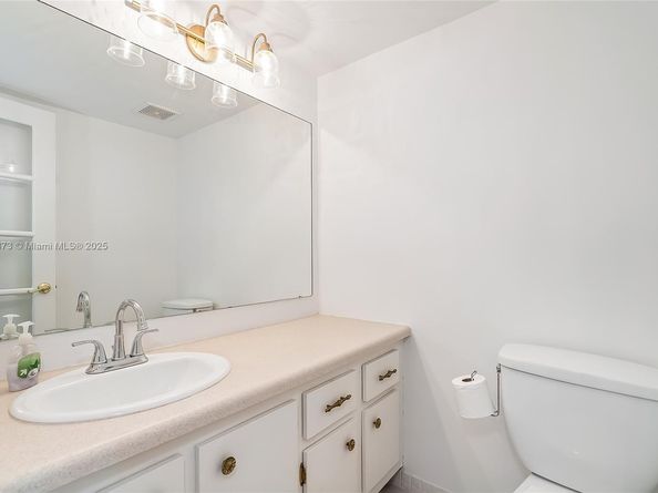 4851 NW 21st St 512, Lauderhill FL 33313
