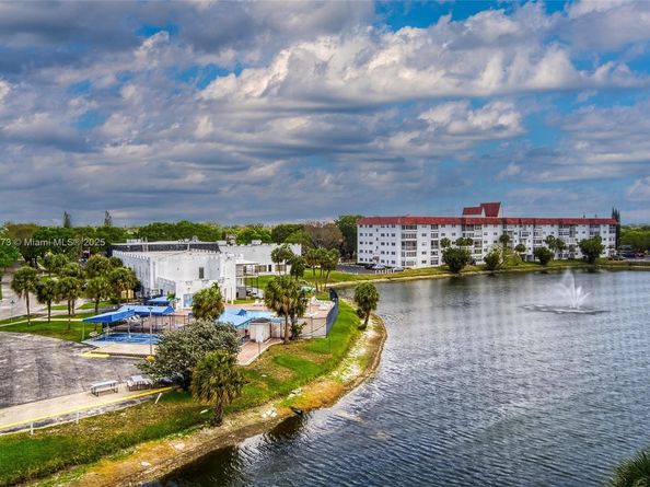 4851 NW 21st St 512, Lauderhill FL 33313